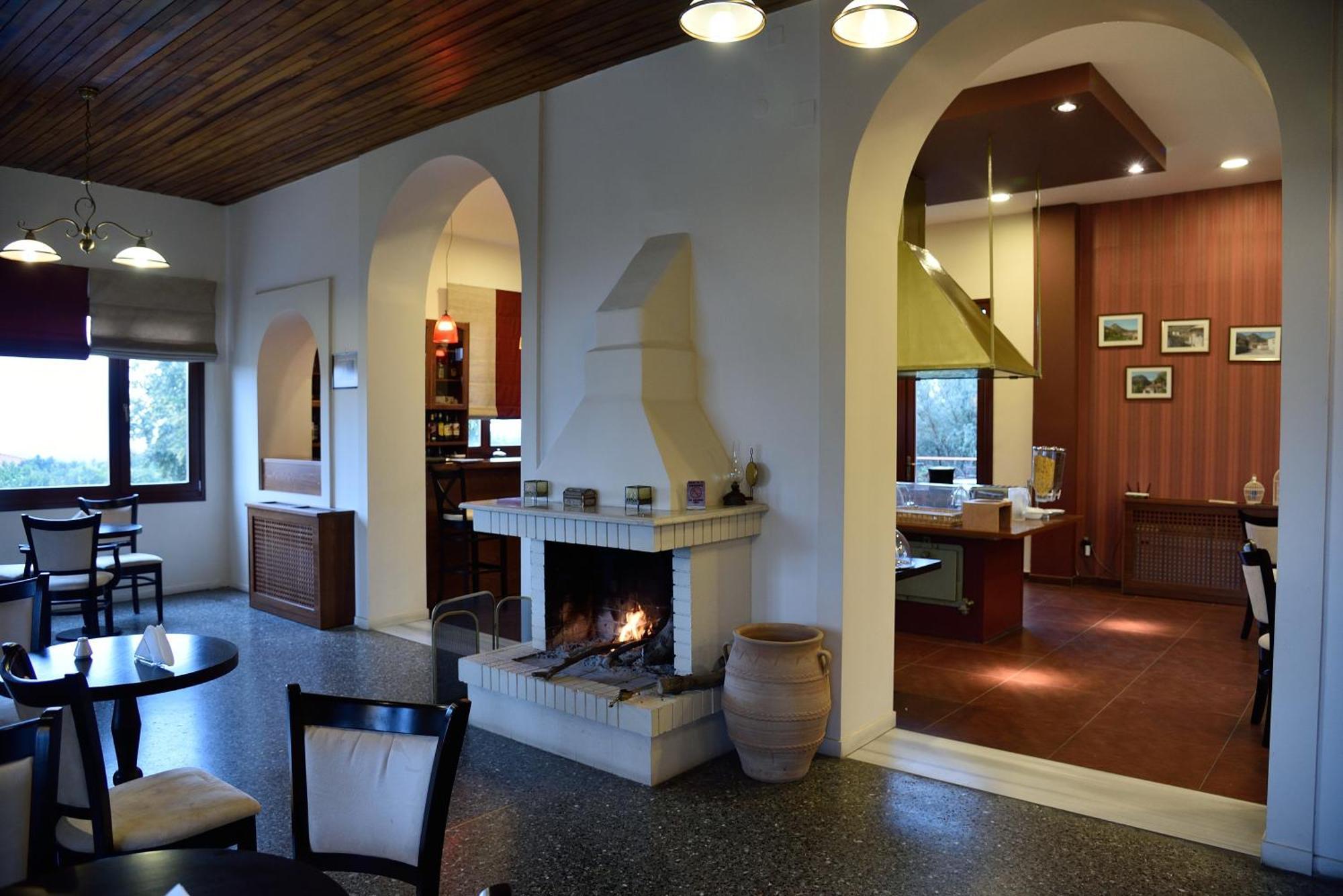 Byzantion Hotel Mystras Eksteriør billede