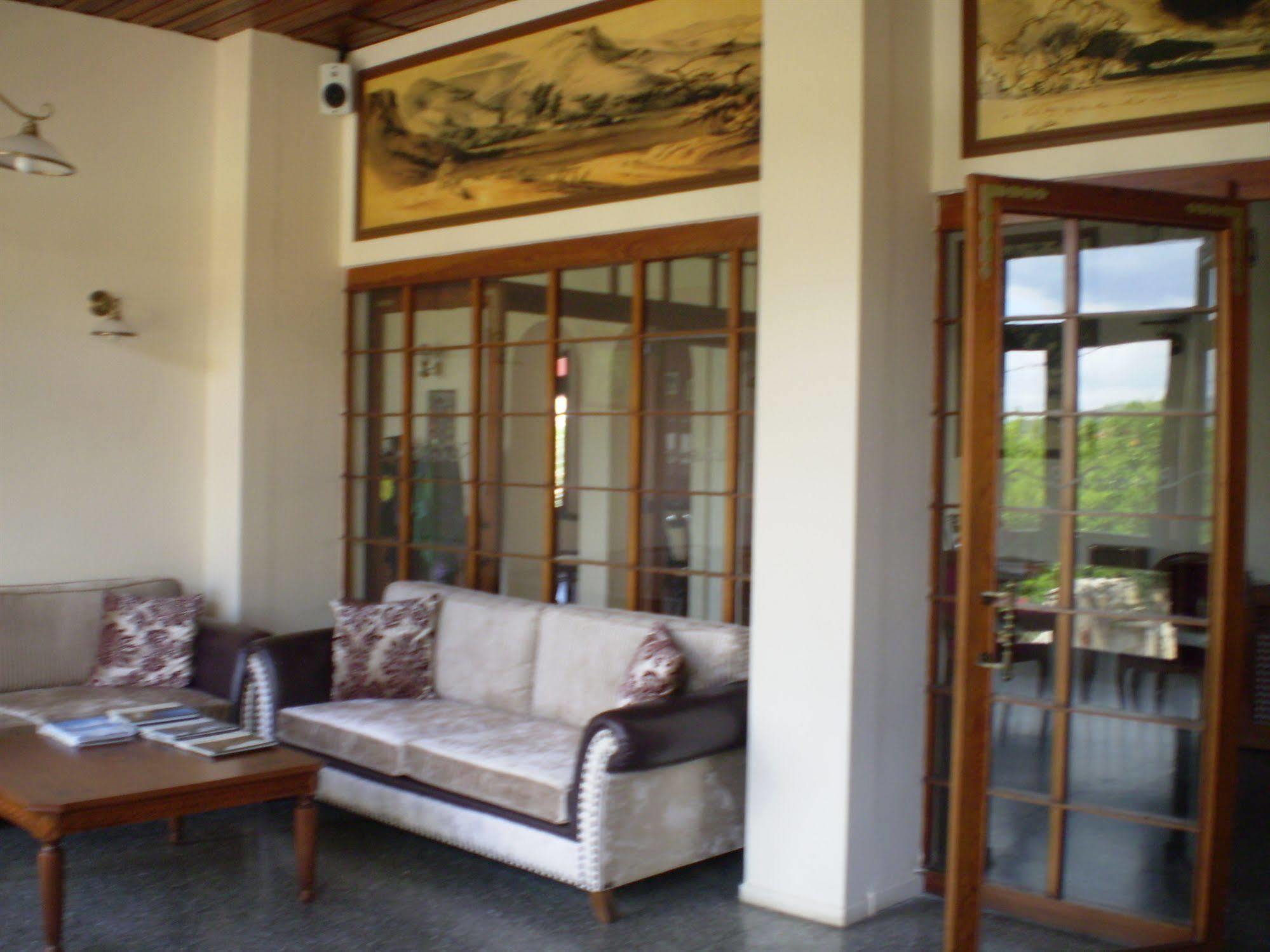 Byzantion Hotel Mystras Eksteriør billede